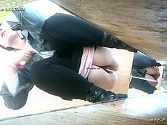 chinese girls go to toilet.309