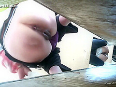 chinese girls go to toilet.309