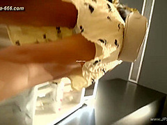 peeping chinese amateur upskirt.160