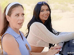 Curvy Mommy Hot Outdoor Sex - Holly Day And Scott Nails