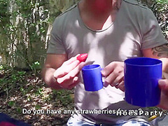 Amateur Babes Sucking And Fucking At Picnic