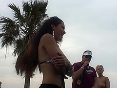 Bikini Contest - Skin to Win