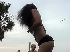 Bikini Contest - Skin to Win