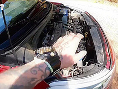 Arregle Su Auto Y Folle Duro Por El Culo!