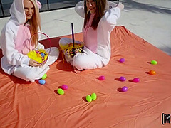 Sadie Hartz, Alice Merches And Duncan Saint - Yammy Funny Bunnies And In