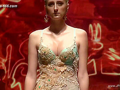 Chinese model in sexy lingerie show.20