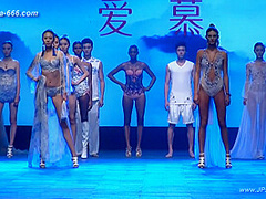 Chinese model in sexy lingerie show.20