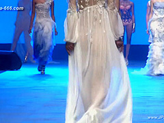 Chinese model in sexy lingerie show.20