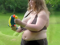 Squirt Gun Fight - Sarah Rae And Lily Belle