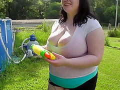 Squirt Gun Fight - Sarah Rae And Lily Belle