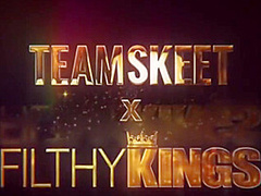 Kylie Rocket In New Bus-y By Th-e Poo-l (17-04-2023)