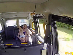 Horny Taxi Driver Fucks Skanky Blonde Chick In The Car