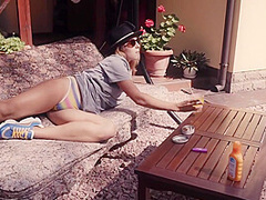 Belka Sunbathing Day