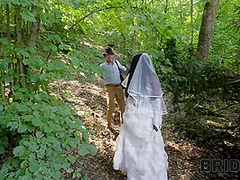 BRIDE4K. Runaway Bride’s Banging