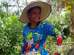 Peasant Girl Sucking Cock In Exchange For A Phone