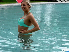 Blue Eyed Stunner - PornWorld