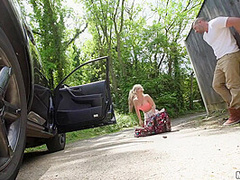 Strong Dude Gives A A Helping Dick Outd - Linda Blonde And Alessandra Jane