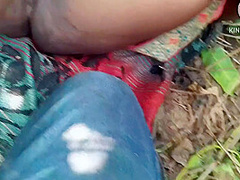 Randi Usha Bhabhi Ne Apne Boy Friend Ko Jungle Me Bulake Bahut Mast Chudwati H Sali Randi Bhabhi