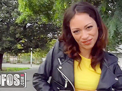 Noa Tevez In Sexy Brunette Is Seduce