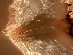 Pretty Model 18yo Phoenixa Masturbating Underwater With A Glass Dildo