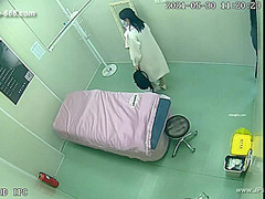 Hackers use the camera to remote monitoring of a lover's home life.604