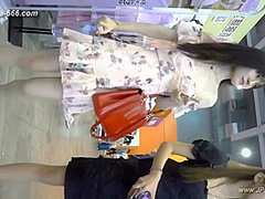 peeping chinese amateur upskirt.172