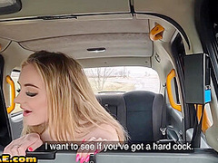 Skinny taxi chick fucked outdoor in cab by lucky taxi guy