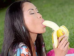 Undercover Banana - PornWorld