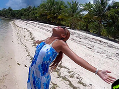 Public Beach Swallowing Cum Quickie Blowjob With Pretty Face