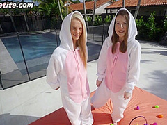 Petite 21yo chicks 3some fucked outdoor by big cock guy