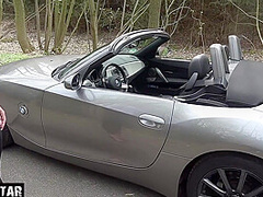 Blondine Wird Bei Autokauf Gefickt Und Bekommt Sperma