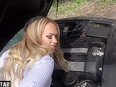 Blondine Wird Bei Autokauf Gefickt Und Bekommt Sperma