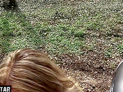 Blondine Wird Bei Autokauf Gefickt Und Bekommt Sperma