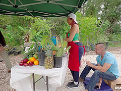 Fresh Corn Video With Roxie Sinner, Peter Fitzwell - RealityKings