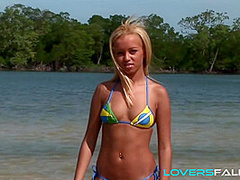 Threeway Assfuck Under Water For Horny Brazilian Babe