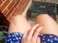 HOT PEE SCENES / LITTLE PUCK AMATEUR - PissVids