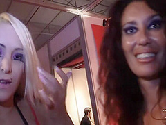 Los Entresijos Del Salon Erotico De Levante 28 Min With Noe Milk