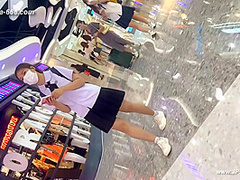 peeping chinese amateur upskirt.174