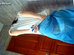 chinese girls go to toilet.315