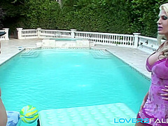 Big-breasted Blond Hair Lady Screw Babe Ravished By