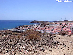 Un Italiana Pompinara In Vacanza A Tenerife Spompina Straniero Vicino Alla Chiesa!