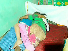 Indian Mallu - Desi Tamil Aunty Goes To Boyfriends House And Has Sex After Knowing That He Is Alone At Home