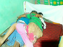 Indian Mallu - Desi Tamil Aunty Goes To Boyfriends House And Has Sex After Knowing That He Is Alone At Home