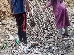 Aunty Ne Help Ke Badle Padosi Ko Apni Chut Chodi