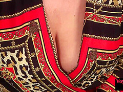 Teasing CFNM voyeur MILF waits for cum of her wanker