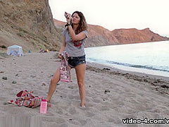 Elena V masturbate in the ocean looking hot