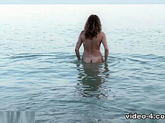Elena V masturbate in the ocean looking hot