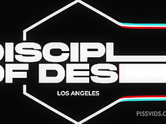 GIANNA DIOR AND SAVANNAH SIXX PLAY WITH THEIR PUSSY'S IN A LATENIGHT RIDE - PissVids