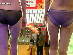 Chinese model in sexy lingerie show.27