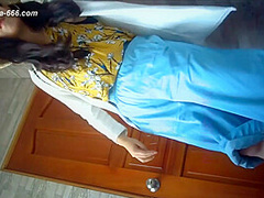 chinese girls go to toilet.316